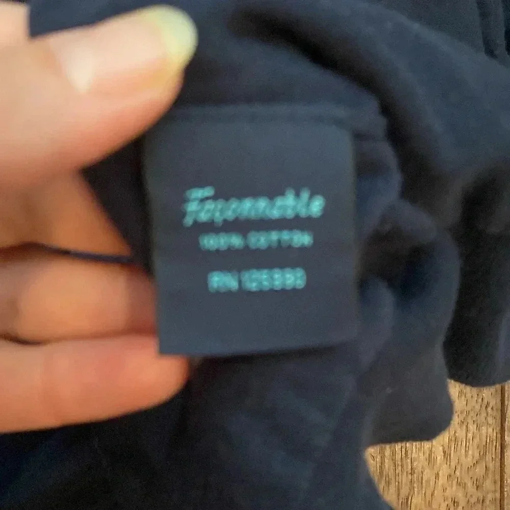 Faconnable navy neck